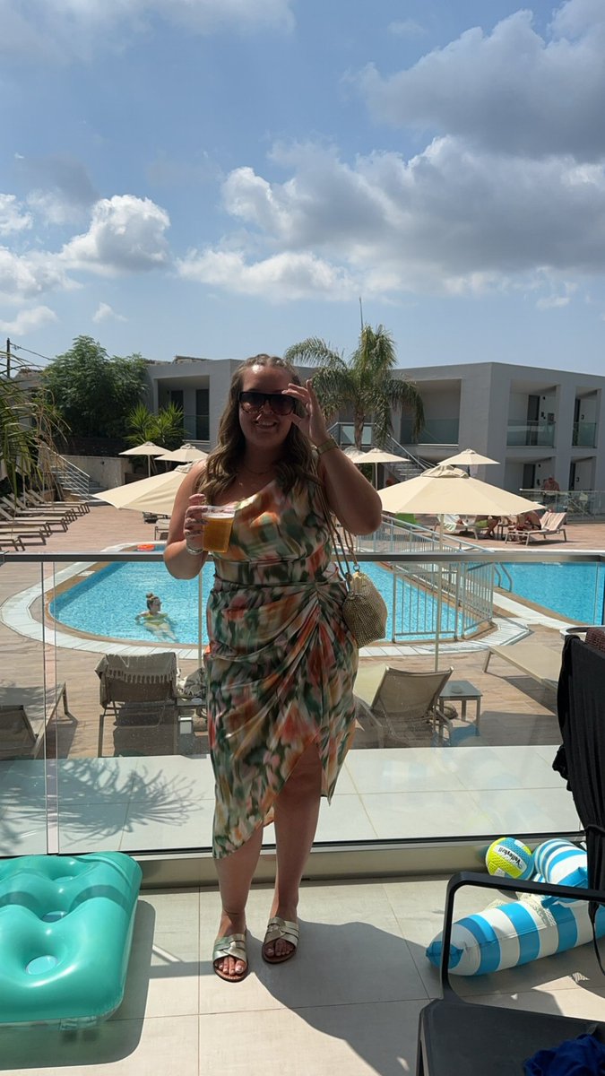 __lucyc_'s tweet photo. 3 Point Saturdays all the way from Zante 🍻 https://t.co/UuQ0PjvHhh