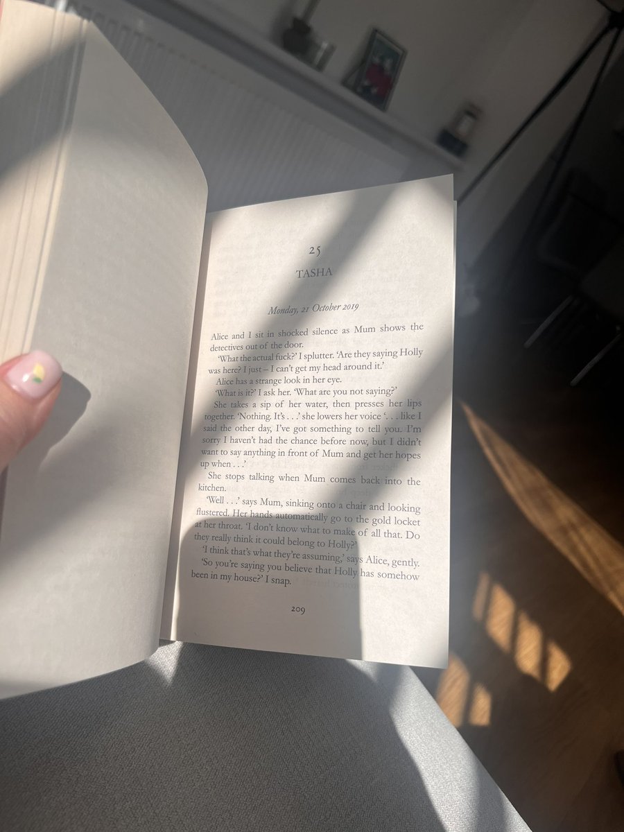 MissG_AHT's tweet photo. A lovely summer filled with trips, plenty of books, good food and even better company! 🌻☀️ https://t.co/xTYvzDiR2D