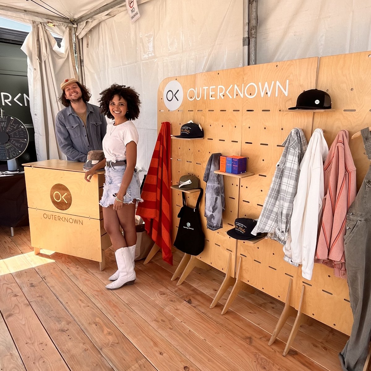 Haven't stopped by the <a href="/oknwn/">うちな</a> pop-up yet? It's not too late!🙌 Go give them a visit, shop their quality apparel, and #findyourouterknown !😉 

#malibuchilicookoff #festival #malibucalifornia #sponsored
