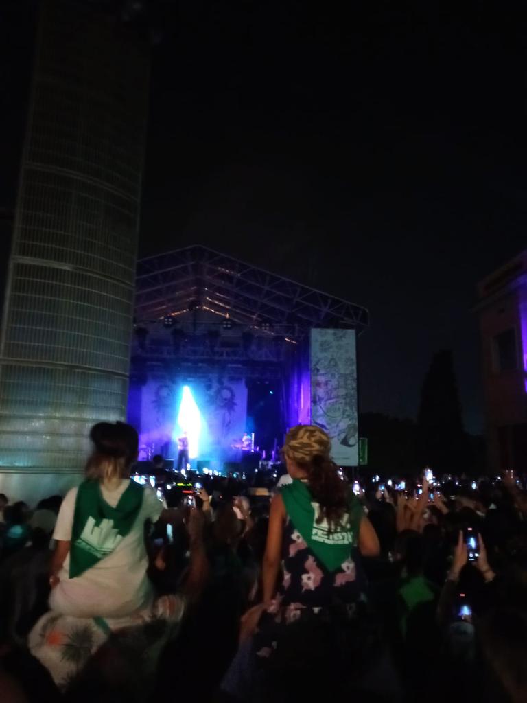 Les Alternatives amb orgull de classe i arreu de la ciutat.

Acaba la Festa Major, seguim organitzades i en les lluites tots els dies de l'any.

Festa si, lluita també!
 #alternativesamborgulldeclasse