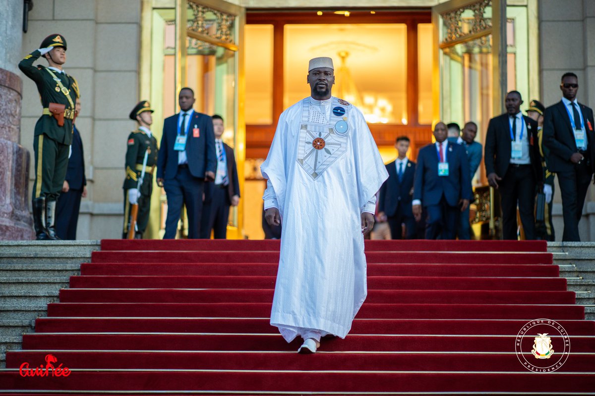 𝗥𝗲𝗻𝗳𝗼𝗿𝗰𝗲𝗺𝗲𝗻𝘁 𝗱𝗲𝘀 𝗿𝗲𝗹𝗮𝘁𝗶𝗼𝗻𝘀 𝗯𝗶𝗹𝗮𝘁𝗲́𝗿𝗮𝗹𝗲𝘀 𝗲𝗻𝘁𝗿𝗲 𝗣𝗲́𝗸𝗶𝗻 𝗲𝘁 𝗖𝗼𝗻𝗮𝗸𝗿𝘆 : 𝗥𝗲𝗻𝗰𝗼𝗻𝘁𝗿𝗲 𝗵𝗶𝘀𝘁𝗼𝗿𝗶𝗾𝘂𝗲 𝗲𝗻𝘁𝗿𝗲 𝗹𝗲 𝗣𝗿𝗲́𝘀𝗶𝗱𝗲𝗻𝘁 𝗫𝗶 𝗝𝗶𝗻𝗽𝗶𝗻𝗴 𝗲𝘁 𝗹𝗲 𝗚𝗲́𝗻𝗲́𝗿𝗮𝗹 𝗠𝗮𝗺𝗮𝗱𝗶 𝗗𝗼𝘂𝗺𝗯𝗼𝘂𝘆𝗮

Ce