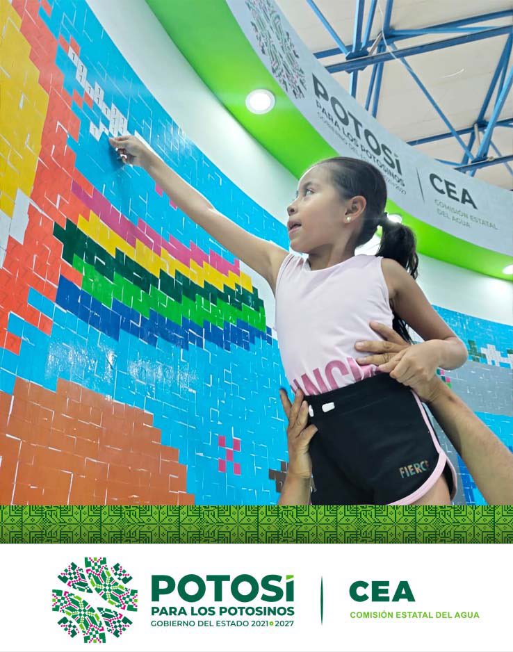 CEA_SLP's tweet photo. Miles de personas participaron en la elaboración del mural interactivo que la @CEA_SLP montó en los pabellones de exhibición de la edición 2024 en la @fenapoOficial, en el que además de colaborar en la reunificación familiar, se orientó en el cuidado del agua.
#PotosíParaLosPotosinos
#En2024MásApoyo