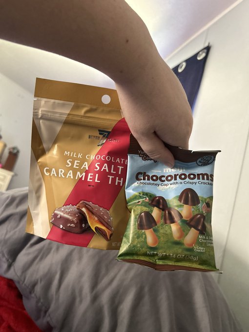 Wanna see two of my favorite snacks? I&rsquo;m addicted to these things right now. https://t.co/LWlieUs1Kj<a href="/tag/frog"class="tags"><span>#frog</span></a>