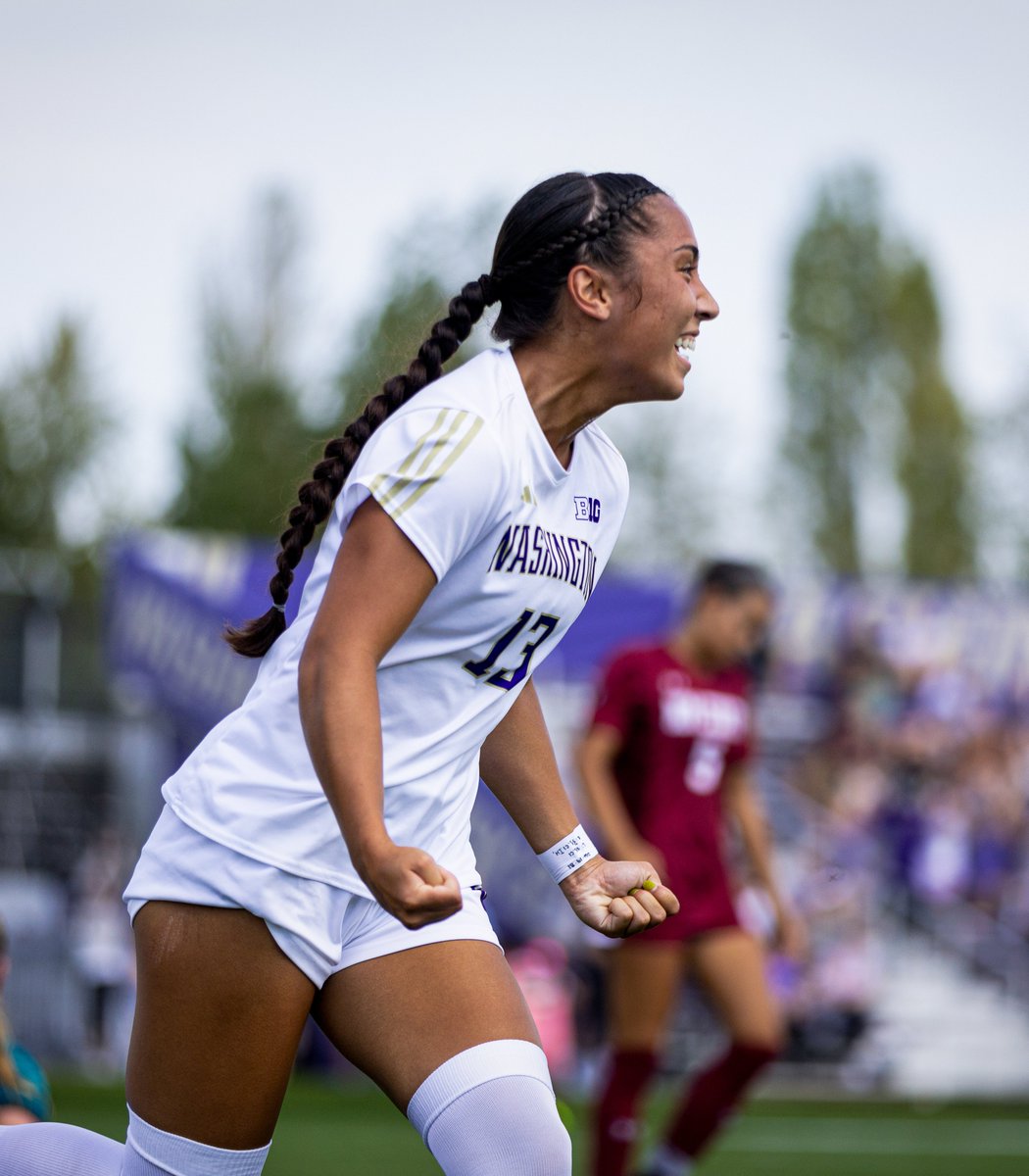 UW_WSoccer's tweet photo. Footy is fun! 😄 https://t.co/WPzez5YkLS