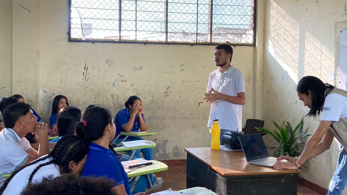 #Elecciones2025 desde ya iniciamos pedagogía, para las elecciones de CMJ 2025 es necesario informar a los jóvenes para que sea masiva la participación en estás elecciones. En compañía de la <a href="/Registraduria/">Registraduría Nacional del Estado Civil</a> llegamos a las I.E para motivar a los jóvenes a participar