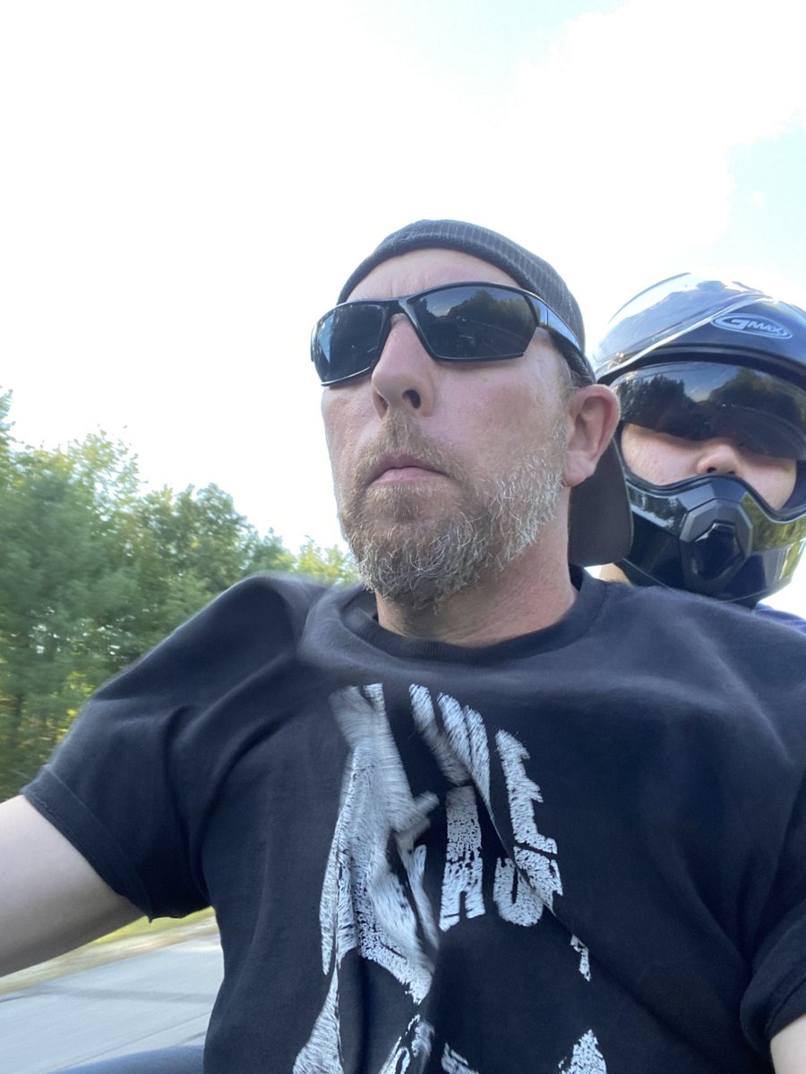 BLeavitt4's tweet photo. Riding back from Bentleys  and Iron Tails , great ride , with my buddy Logan . https://t.co/nhHRQXo1gf