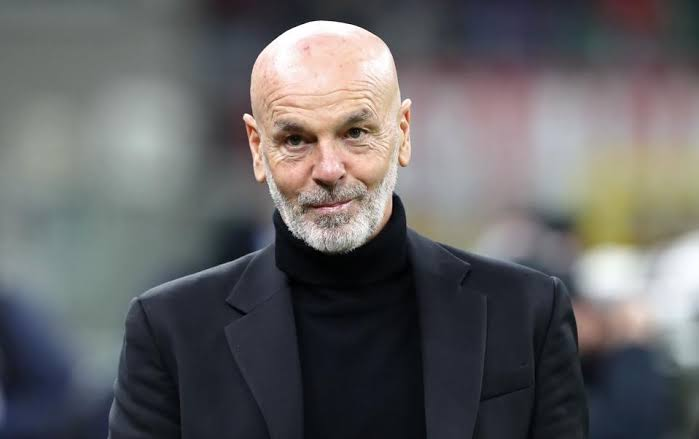 DrTuitter's tweet photo. 🔴⚫️ Ogni cambio importante richiede adattamento. A ridosso di un EUROPEO con tutta la squadra che non fa la preparazione peggiora il quadro. Il #Liverpool di #Klopp, il #Leverkusen di #XabiAlonso, tutti richiesero tempo. Ma i giocatori devono dare di più. Fiducia a #Fonseca. https://t.co/bR9nYabOSt