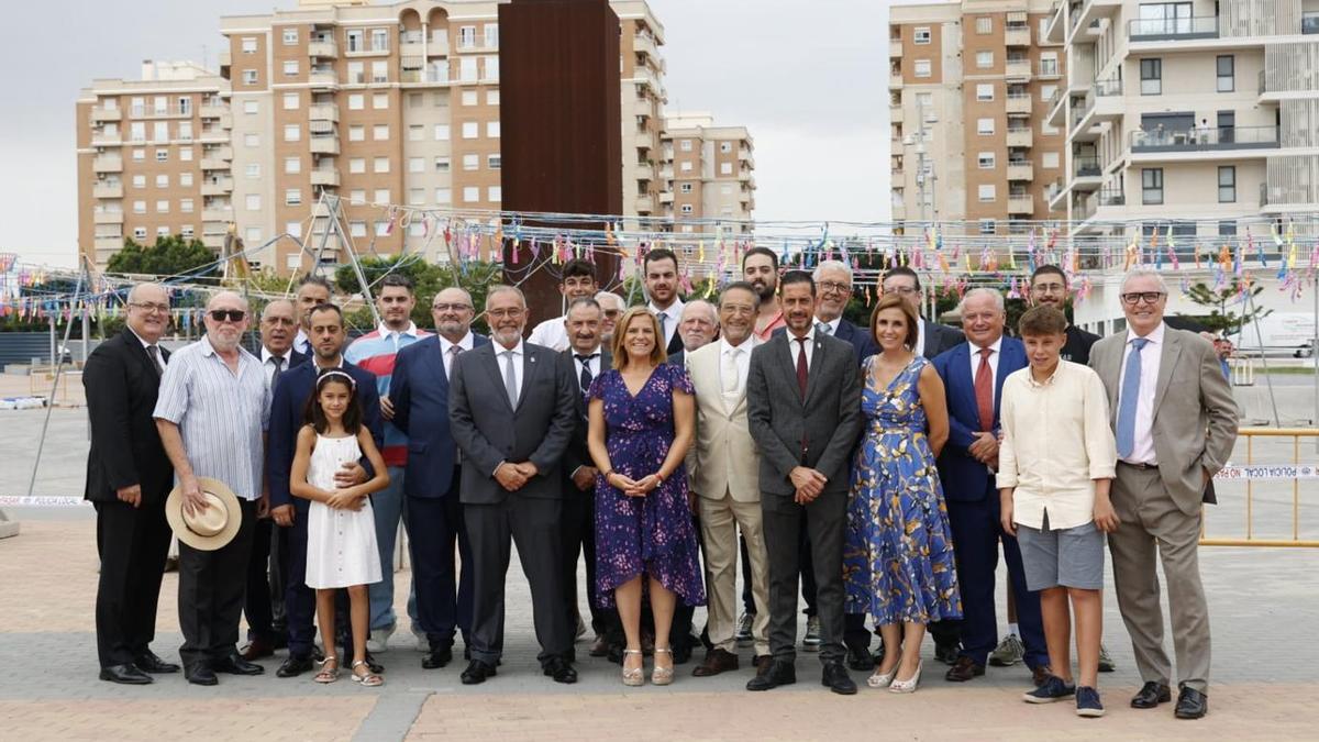 Vicentgv's tweet photo. Una macromascletà hace temblar Mislata como fin de fiesta https://t.co/burT26Ibyr https://t.co/FyvnfG2mrZ