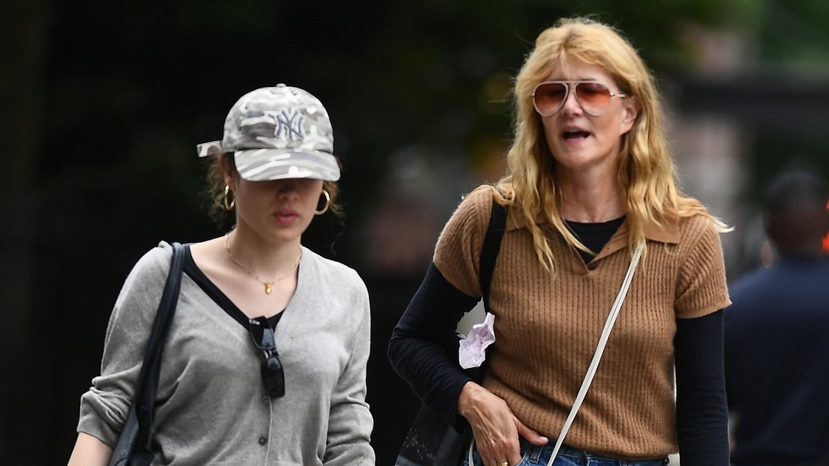Laura Dern and her stylish daughter Jaya Harper grab lunch together in New York City dlvr.it/TCk1tT bit.ly/2h2HoN0