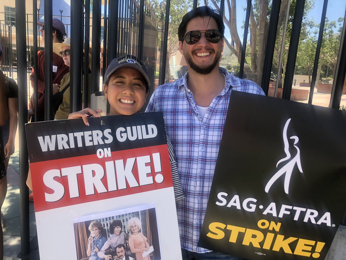 YsabelJuradoLA's tweet image. From marching with @WGAWest @sagaftra and @unitehere11 last #HotLaborSummer, to fighting for dignified contracts for @NUHW. From learning from @GarmentWorkerLA to earning the support of @LALabor: I stand with workers—today and always.

Happy Labor Day, CD14. Solidarity forever.✊🏽