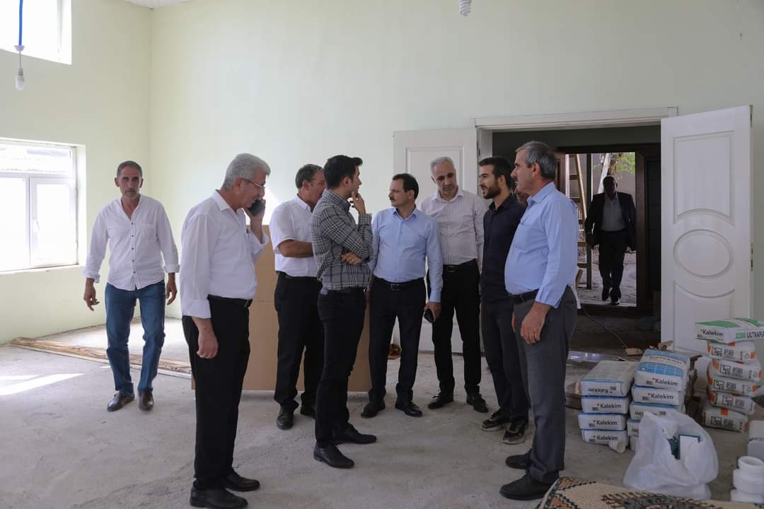 Genç Kaymakamımız Sn. Muhammet GÜZEL, İl Özel İdaresi Genel Sekreter Yard.  Muhittin Ağın, İl Genel Meclis Üyelerimiz ve Genç Kurum Amirleri ile birlikte Çaytepe Köyümüz,  Söğütlü ve Duşmalan  Mezralarını  ziyaret ettik. 
Köy Muhtarlarımız ve vatandaşlarımızla biraraya gelerek