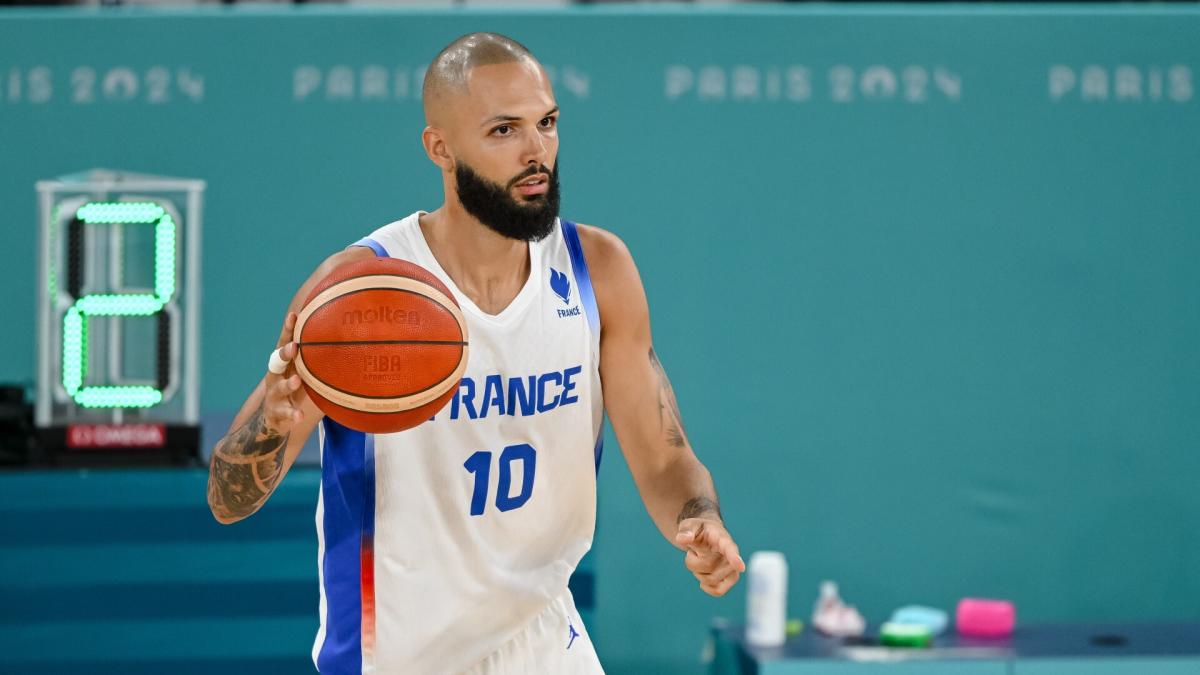 McbridePhe's tweet photo. After 12 NBA seasons, Evan Fournier reportedly signs to play for Olympiacos in Greece https://t.co/izrBv2lMGi https://t.co/ZyYtpuQ0Dd