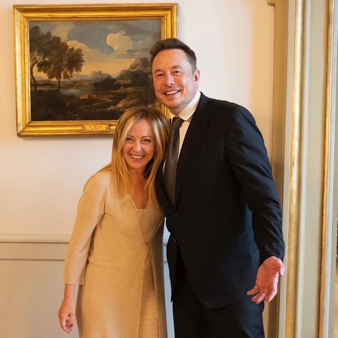 cb_doge's tweet photo. Elon Musk will hand the global citizenship award to Italian Prime Minister Giorgia Meloni during her upcoming visit to New York. https://t.co/RlBDEDhM2u
