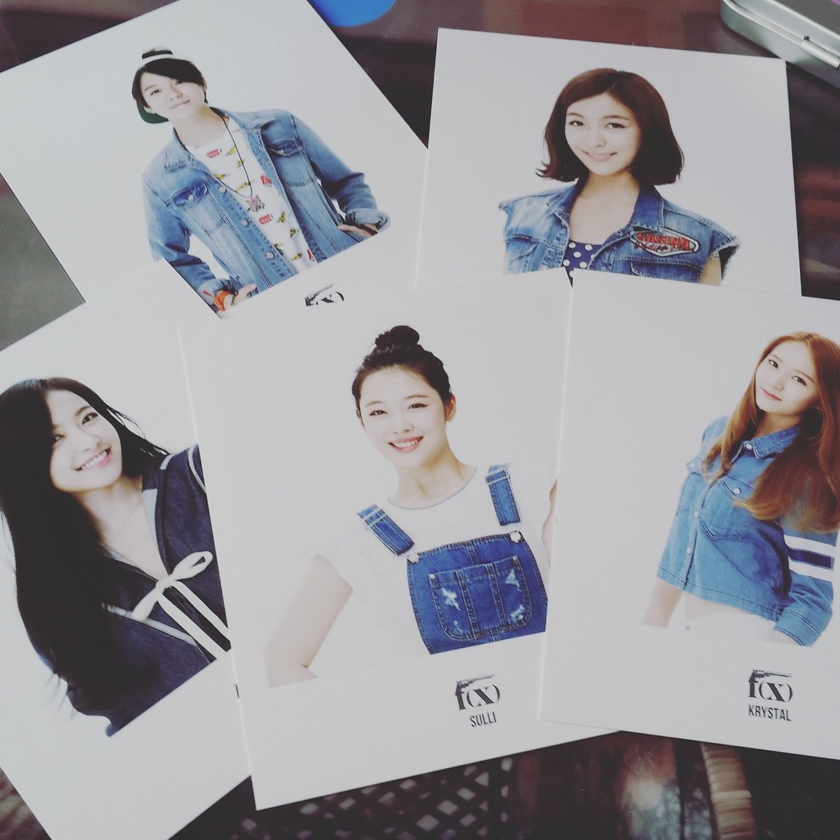 Just a few more days until f(x)'s 15th anniversary!

Join us in an Instagram hashtag event starting Sep 4th: post photos of your f(x) albums / merch or of yourself holding them, or anything f(x)-related.

See all info and examples below: