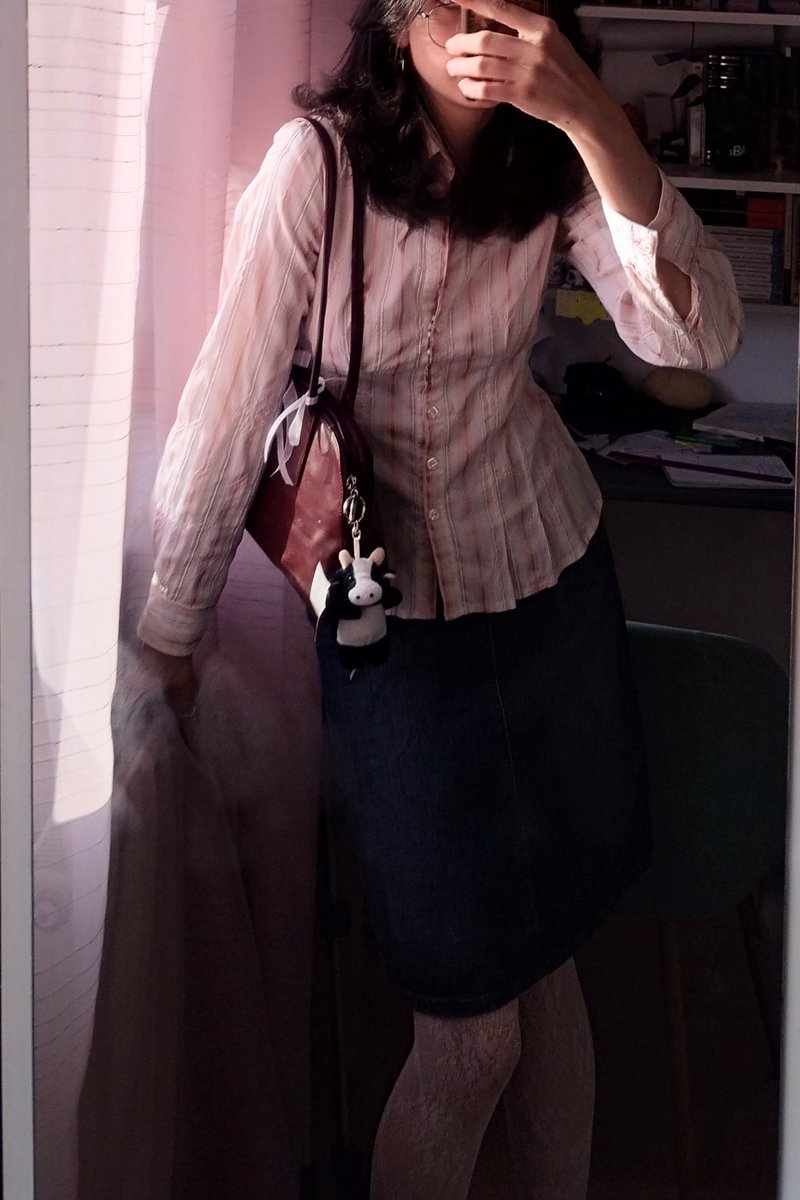 boletogiallo's tweet photo. tried on some outfits for uni 🍂 https://t.co/0Zp2dkix6u
