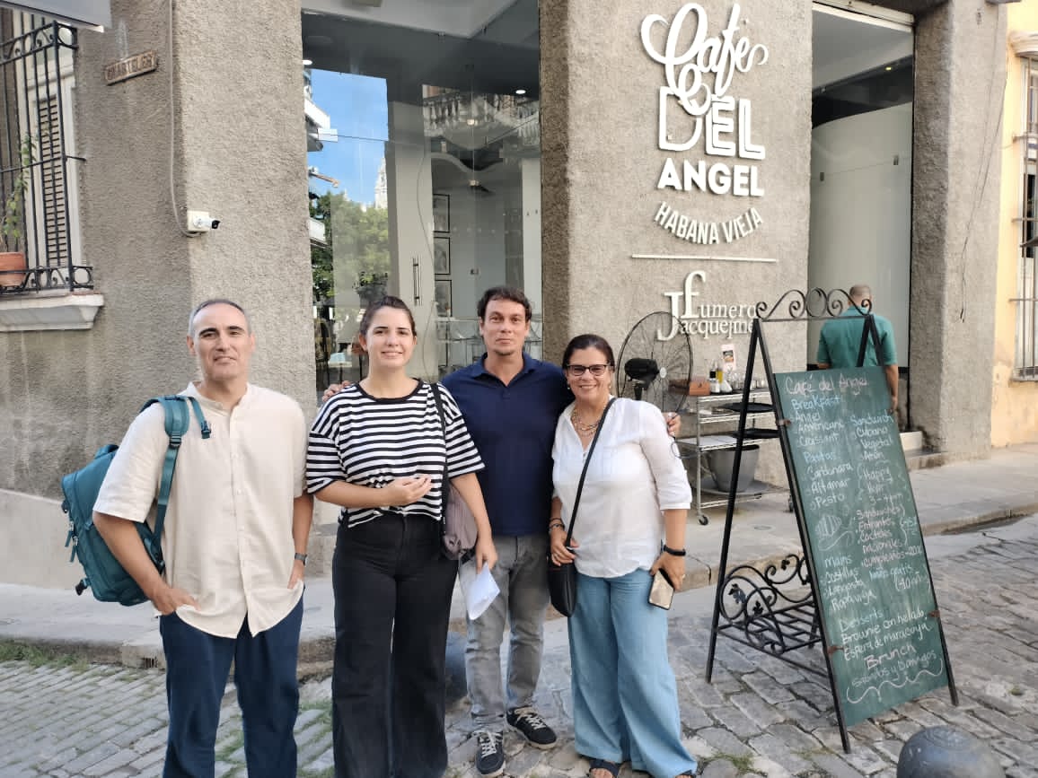 Tenemos con nosotros a <a href="/ralcarazm/">Яubén Alcaraz</a>!!!!! Enorme privilegio fruto de un sueño laaaargo!!!