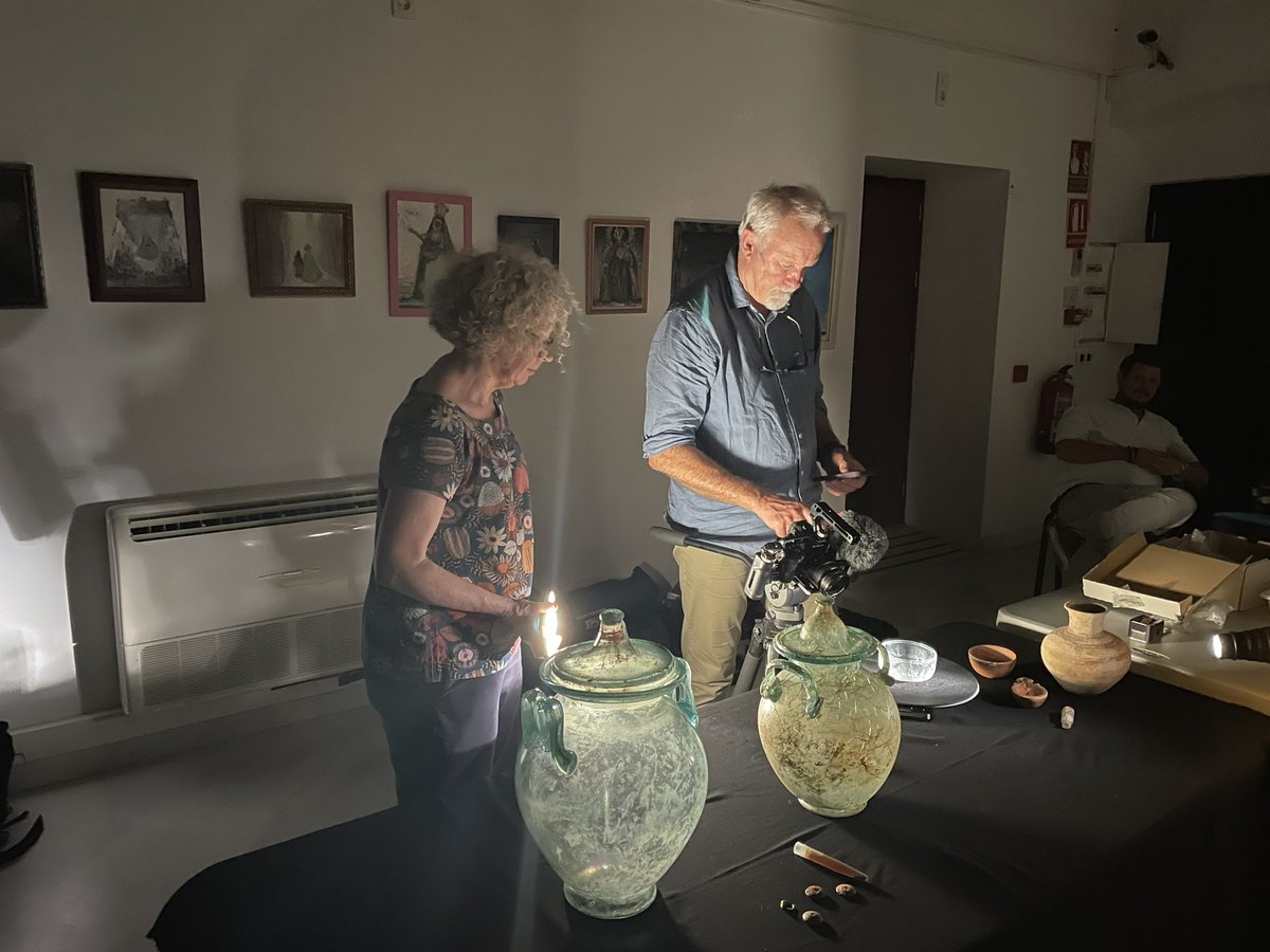 Comienzo espectacular del nuevo curso 24/25 en Carmona, filmando un documental sobre el vino más antiguo del mundo de la mano de Richard Smith de Blue Planet Productions. Gracias a todo el equipazo! <a href="/Fqm346/">Arqueomet FQM-346</a>  <a href="/Fac_CienciasUCO/">Facultad de Ciencias - UCO</a>  <a href="/PatriciaUnitUCO/">PatriciaUCO</a>