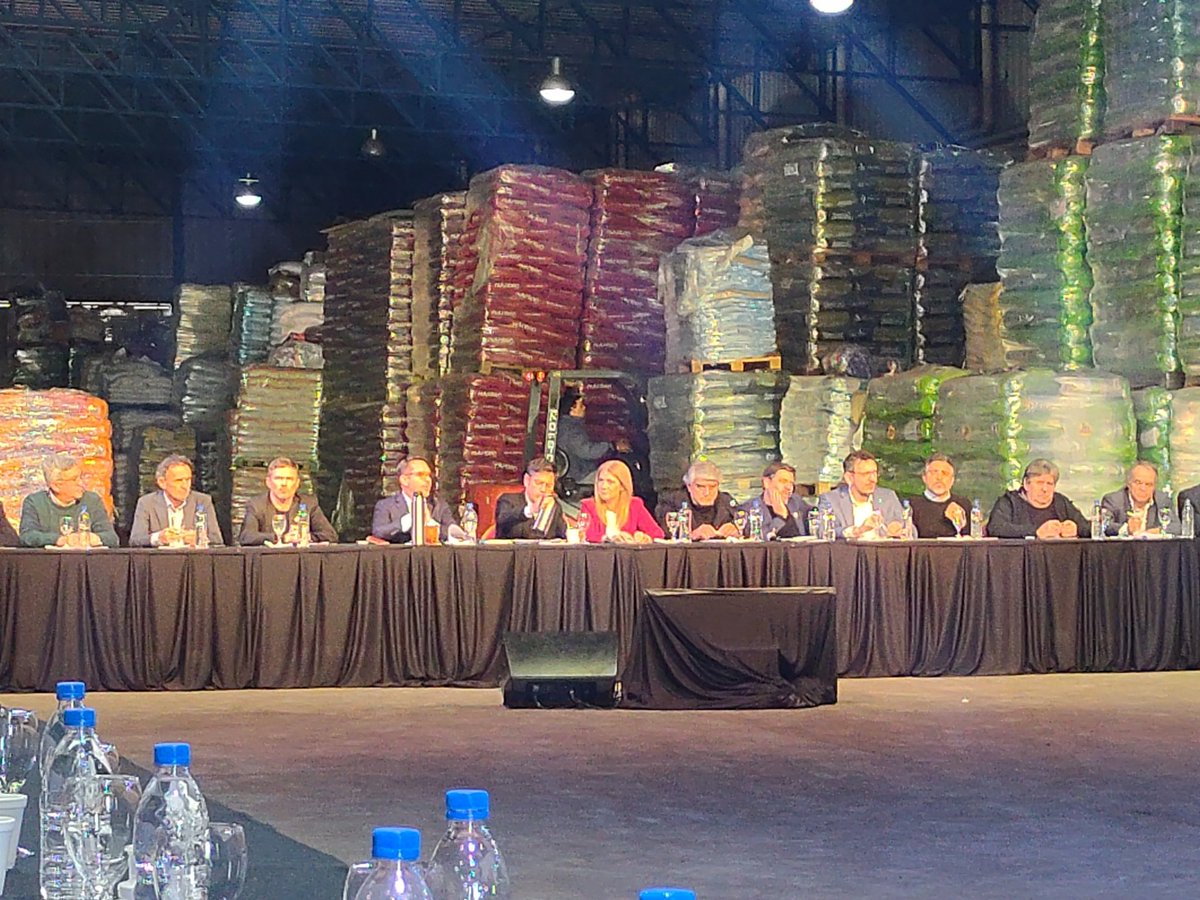 DIA DE LA INDUSTRIA Intendente Descalzo y Gobernador <a href="/Kicillofok/">Axel Kicillof</a>  en #Ituzaingo