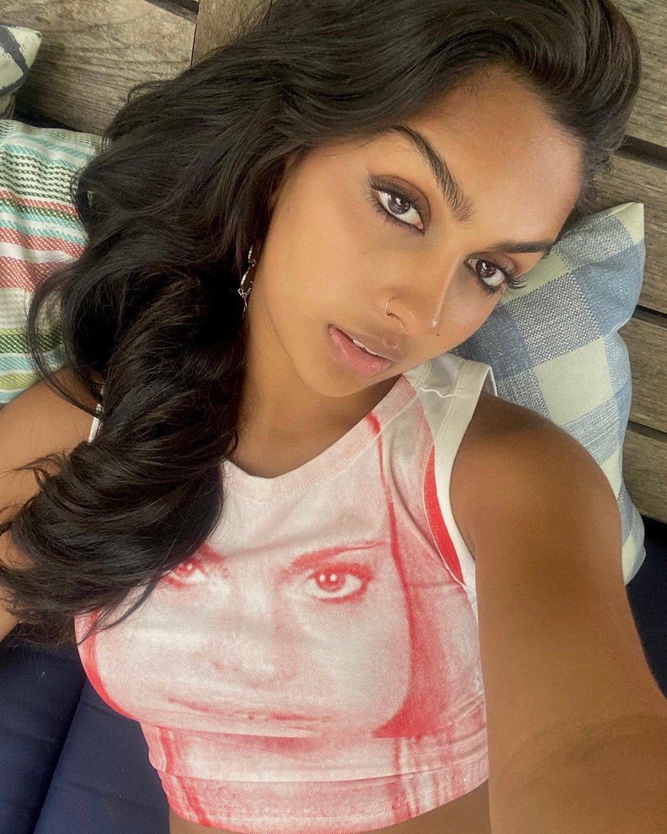 Curtlykellie (@kelliexny) on Twitter photo 