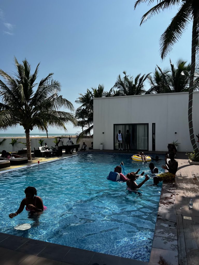 AweLagos's tweet photo. Experience a relaxing escape to Ilashe Beach with us &amp; Wá-Jaiyé @WA_JAIYE this September 

📍 Ronike Beach Resort Ilashe, Lagos, Nigeria

📆 Saturday 28 September

🎟️ ₦250,000 for a group of 5 -Includes complimentary Boat Ride, Jeep Ride, Quad Biking &amp; Access to the Beach Resort https://t.co/nsC7L87ElT