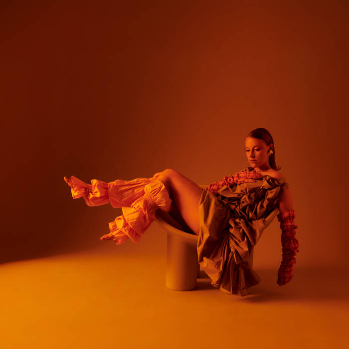 holmesgroove's tweet photo. The amazing @AllyshaJoy and @FirstWordHQ have a listening party on September 10 - 20:00.
After hearing singles #Stay, #RaiseUp, #David and #DroppingKeys.... I'm really looking forward to this album, #TheMakingOfSilk
๐ถ ๐ โค๏ธ
https://t.co/d2sNbALSua https://t.co/sgSf9EGEjG