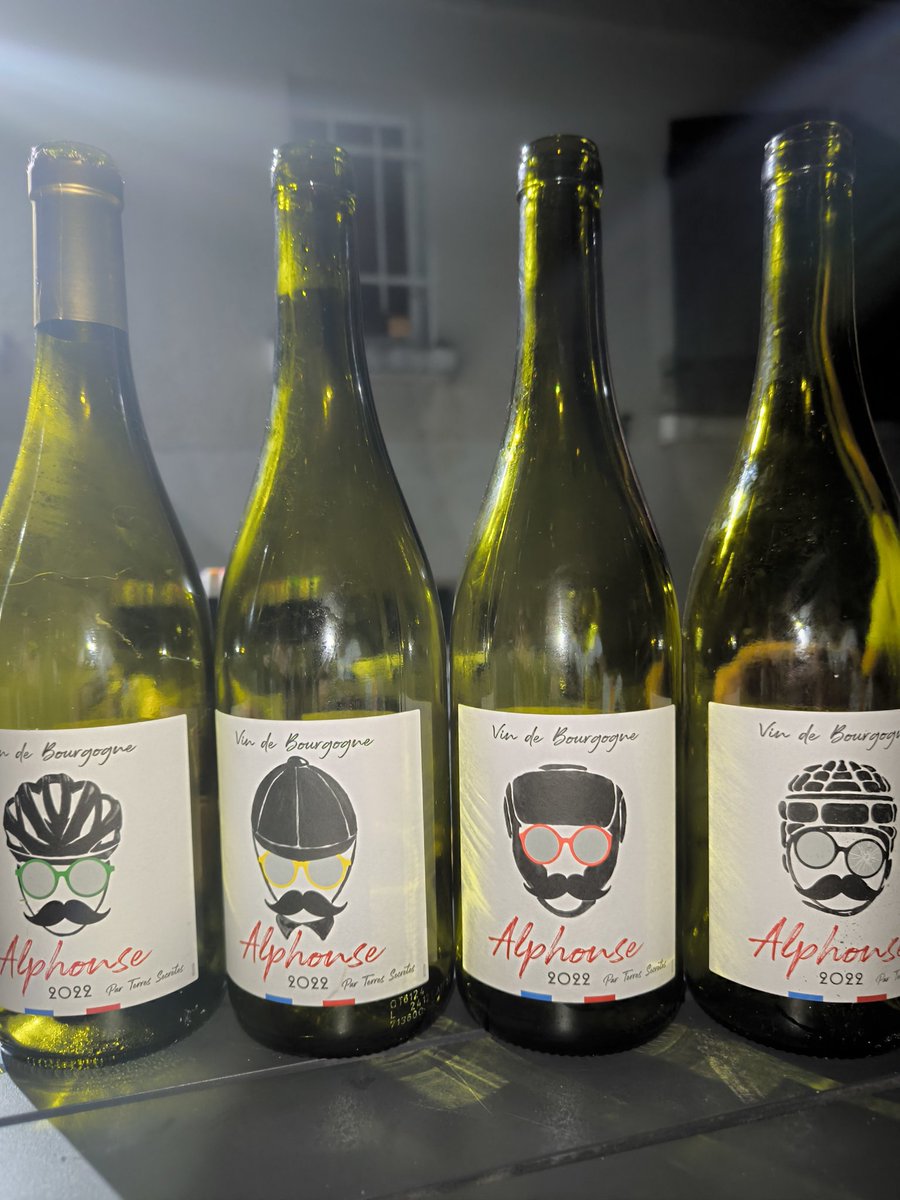 0xMadCrypto's tweet photo. #NFT are out, I will invest into white wine now

#ALPHONSE #BOURGOGNE https://t.co/3Dv48Pg8HY
