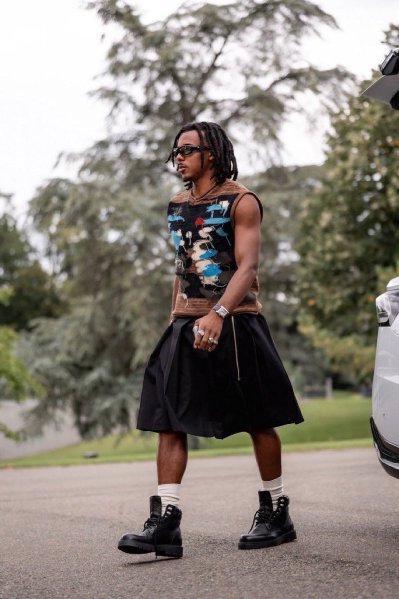 Mucho reírse del pelo de Vinicius pero esto qué coño es.