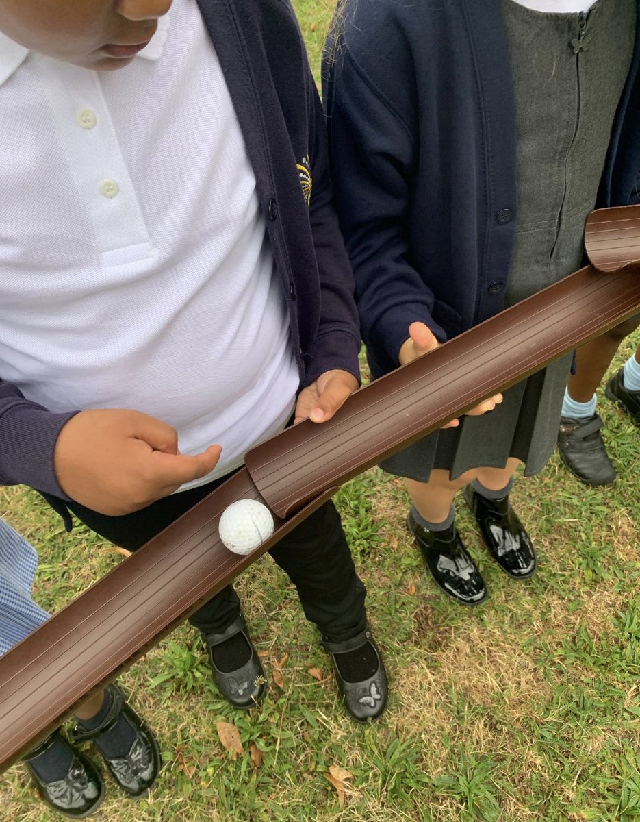 BroadmeadTPA's tweet image. We had an awesome first day back at Broadmead with the @problemsolveit company launching our @The_IPC Brainwaves topic! #welcomeback #learningtolearn #teamwork #newterm 💙