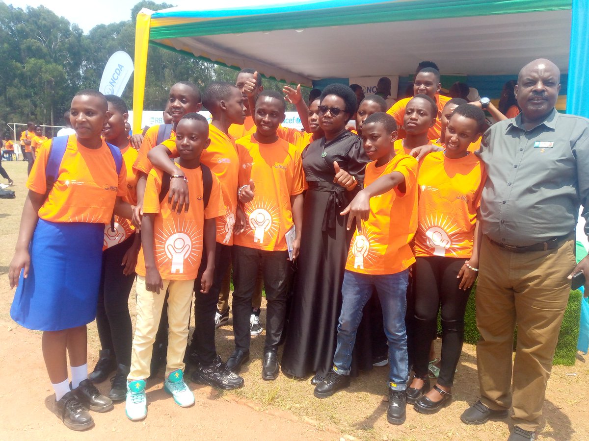 #Intaganzwa: V/M Asoc  <a href="/JanviereMukand4/">Janviere Mukandayisenga</a>  n' umuyobozi w' imiyoborere myiza Bwana TUGUME Bernard bitabiriye inama Nkuru y'Igihugu y'abana ku shuro ya 17 (17th National children's summit) yabereye muri <a href="/HuyeDistrict/">Huye District</a> bashimira abana bahagarariye akarere ndetse <a href="/ImitavuMediaGRP/">IMITAVU MEDIA GROUP</a>.