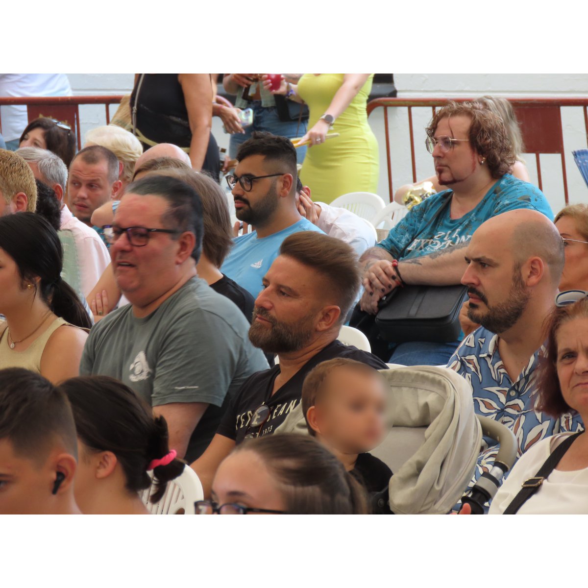 Nuestro autores, Juanmi Armuña, Nene Cheza y Luis Mari Fernández estuvieron este sábado en Ceuta durante un evento carnavalesco. La próxima unión será en los inicios de nuestros ensayos, que comenzarán muy pronto 🎶✨

📷 El coro de Ceuta

#ElGranComandante #ComparsadeGranada