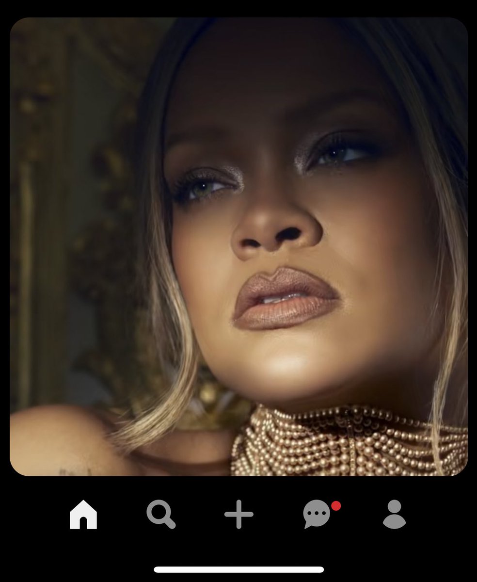 RhennaNine's tweet photo. she’s taking over my pinterest too omgg rihanna you will always be famous https://t.co/E7tydBbdk2