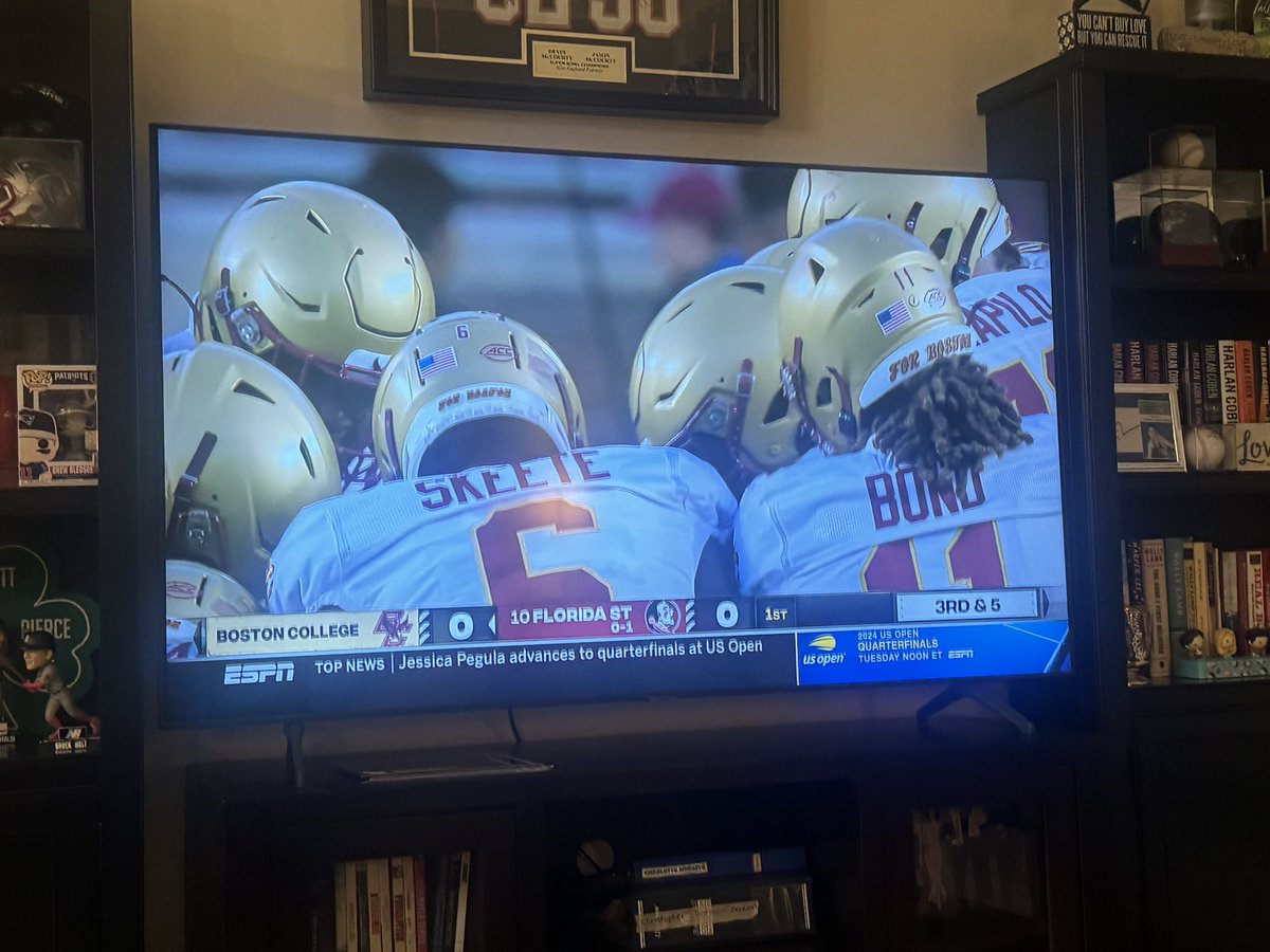 smars319's tweet image. 14-6 at the half. Let’s go BC!!! #forboston #earnit #forbostonalways #wearebc