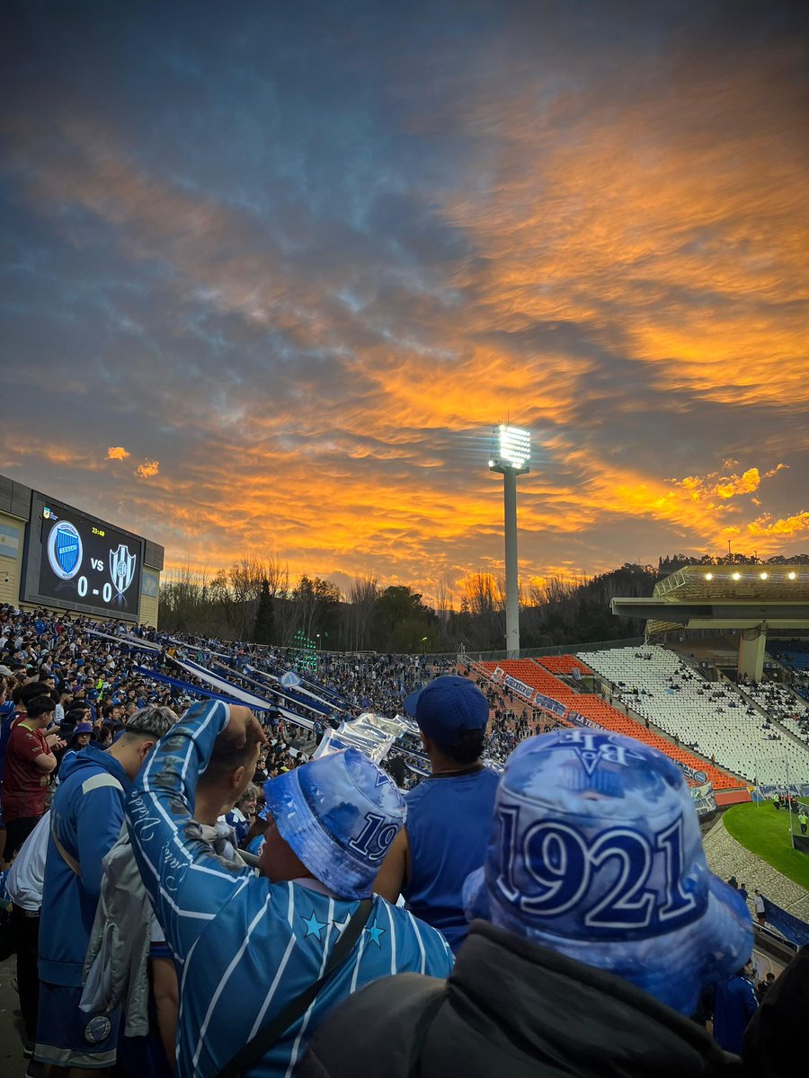 somos_godoycruz's tweet photo. Pero lo que no pasa, es la gente que te alienta siempre 💙🤩 https://t.co/d8yg6IRWzl
