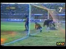 AntonioUbilla1's tweet photo. 2 septiembre 1990, estadio Modelo, Guayaquil, Emelec  6  (Urlin Cangá, Juan Carlos De Lima (3) Ivo Ron (2)) Barcelona  0,  esta ha sido la goleada máxima en clásicos del Astillero por campeonatos nacionales. El cuadro torero presentó un equipo con muchos suplentes debido a que el equipo principal con todos sus titulares viajaba a Buenos Aires para el 5 de septiembre jugar el partido de ida de semifinales de Copa Libertadores ante River Plate.                                    Evidentemente la superioridad del club eléctrico ante un disminuído rival se reflejó en el abultado score.  #HistoriaClásicosdelAstillero #HistoriaCampeonatosEcuatorianos