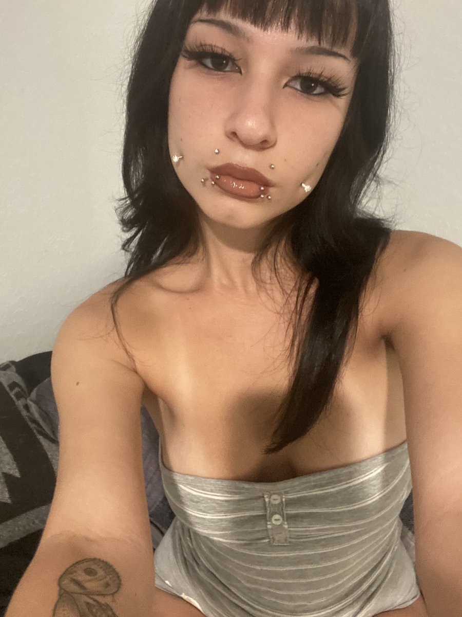 m0lliwhoppin's tweet photo. like and repost for free tiddy pics #nsfw #nsfwtwt #horny #sugardaddy #paypig #creampie #petite #backshots #wasian #altgirl #sexyteen #hotteen #daddy #mommy #sellingcontent #buyingcontent #findom #findomqueen #domme #findompiggy #fendom #paypigswanted #paypigneeded https://t.co/GBFxv5sv9T
