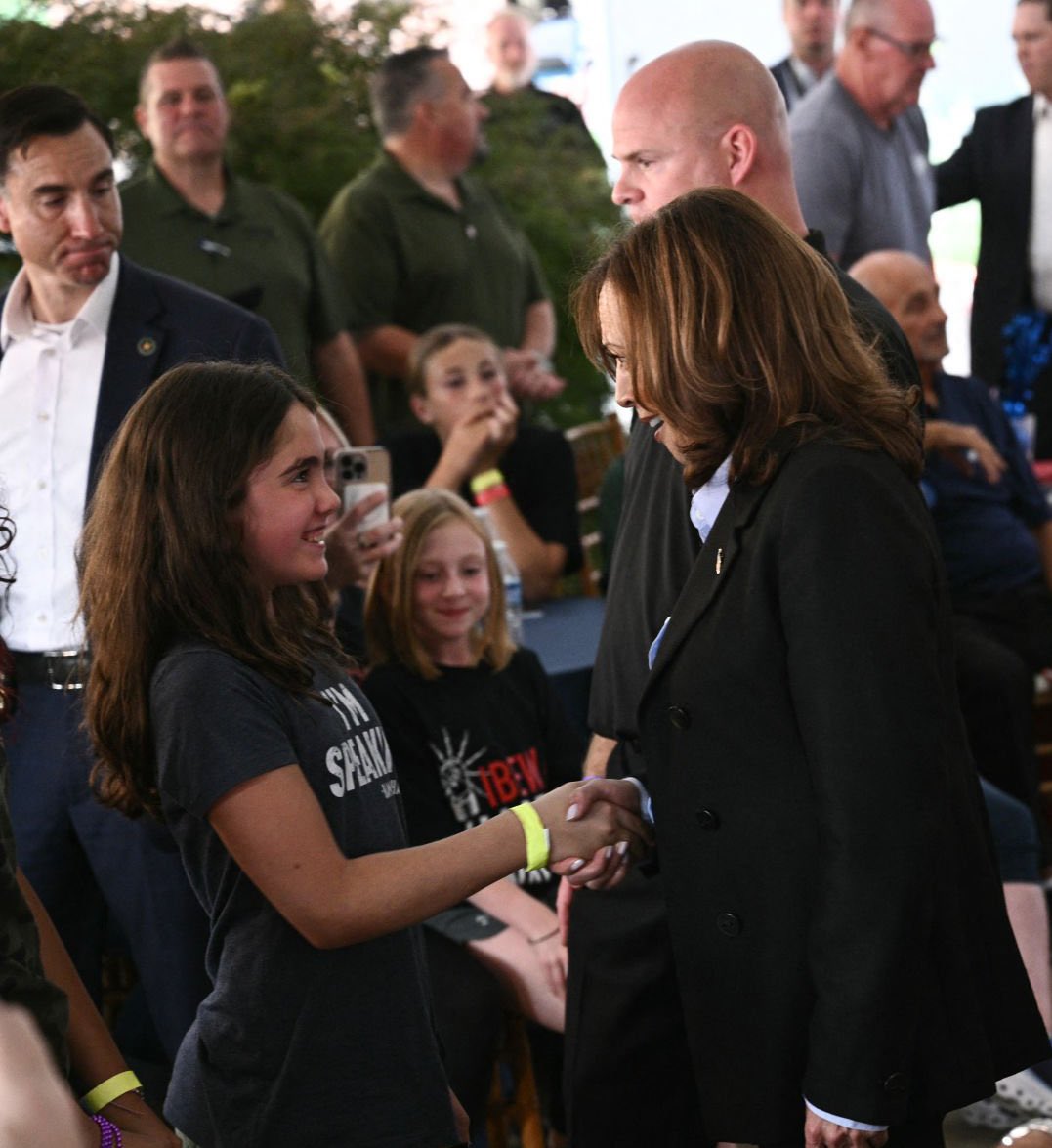 VP Kamala Harris shakes hands with a young supporter wearing an “I’m Speaking” t-shirt in Pittsburgh today. 🗣️