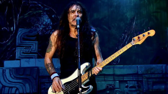 IRON MAIDEN’s STEVE HARRIS Plays Soccer With Australia’s Stirling Macedonia FC; Video dlvr.it/TCkKlW