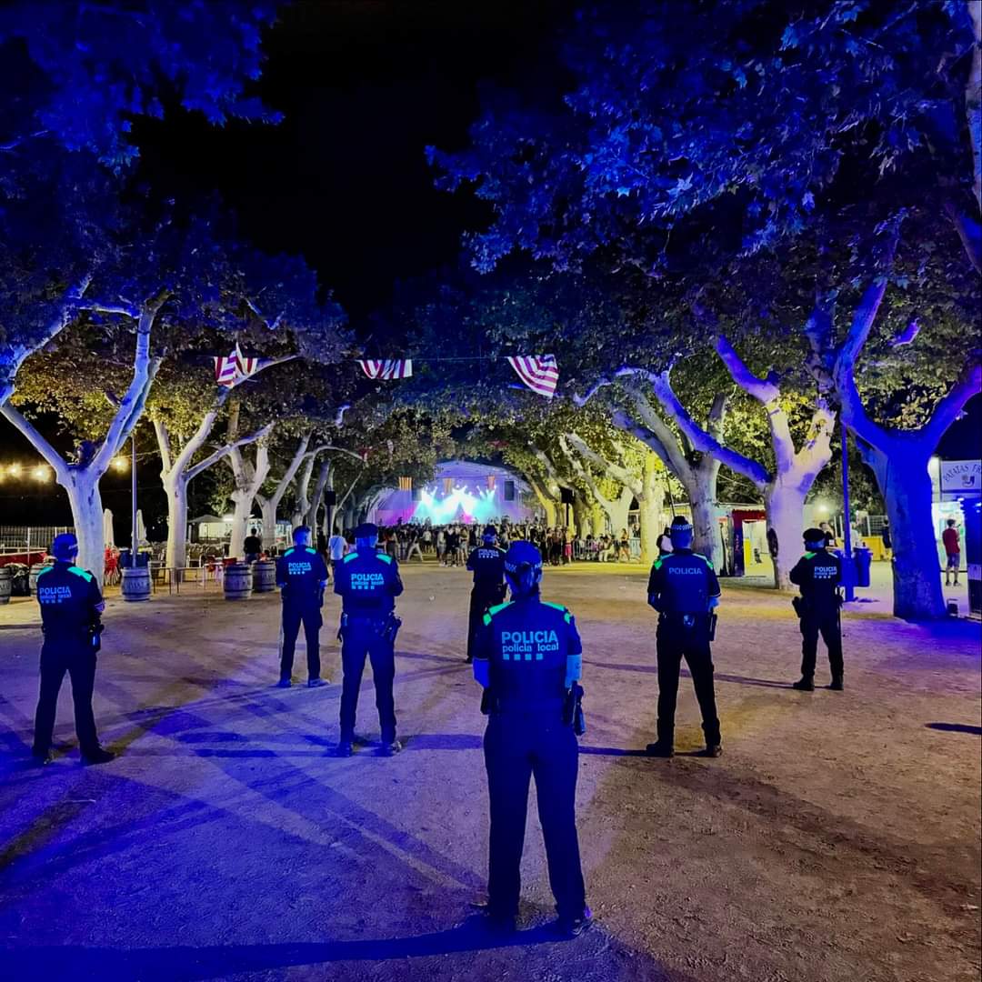 I avui que finalitzem la #Cinta2024 vull agrair la feina feta als cossos de seguretat, especialment <a href="/pltortosa/">Policia Local Tortosa</a>. Gràcies per la dedicació i esforç per tenir unes festes segures. També agrair a tot el personal de brigada municipal que també han treballat incansablement estos dies.