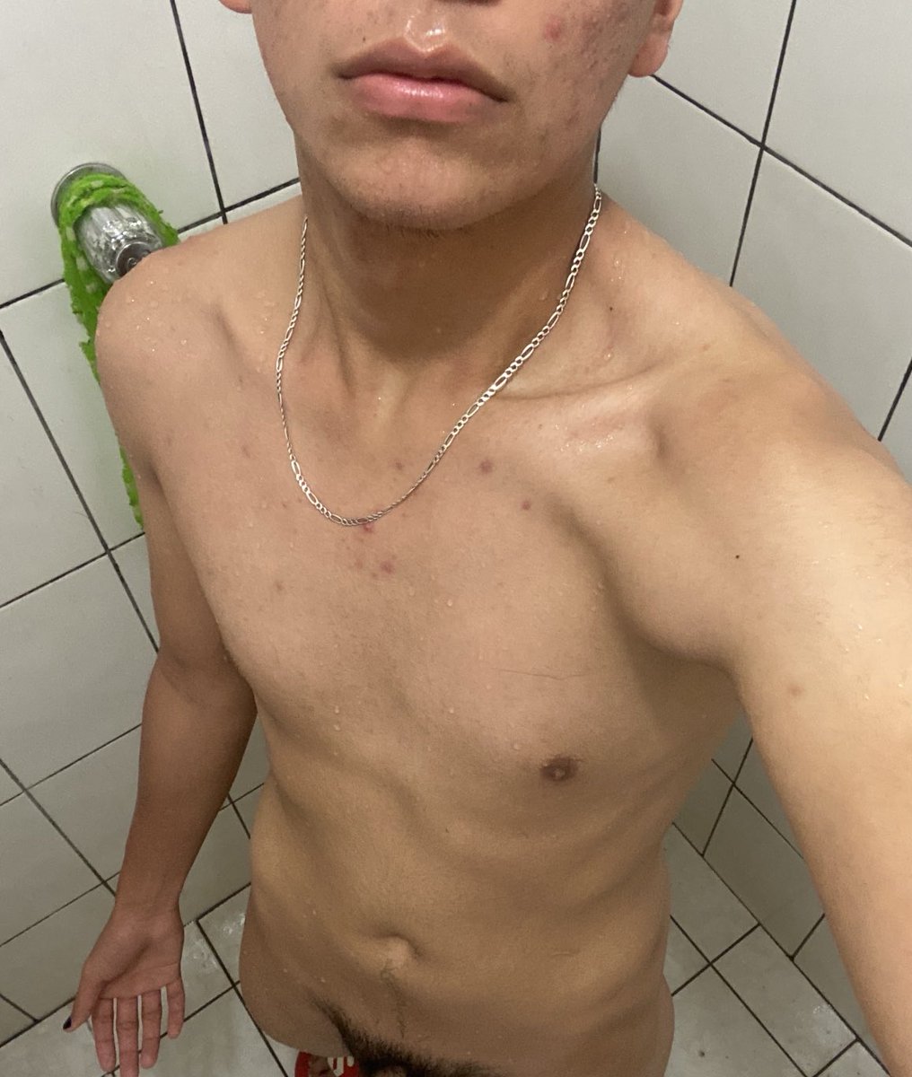avalosTLA's tweet photo. Ya se bañaron? https://t.co/hjB8J36tlZ