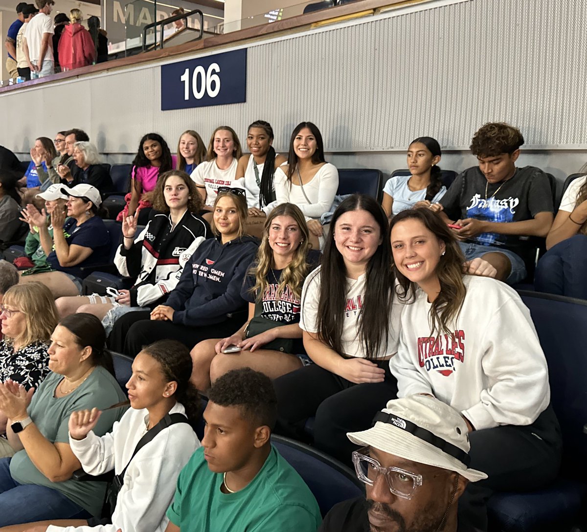 First team bonding trip of the year - Lynx with a nice win over the Sky! 🏀🔮