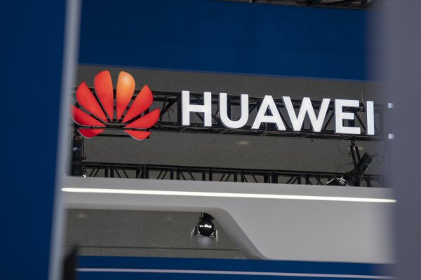 AdmTuPyme's tweet image. Huawei compite con Apple en el lanzamiento de su nuevo smartphone dlvr.it/TCkN6W