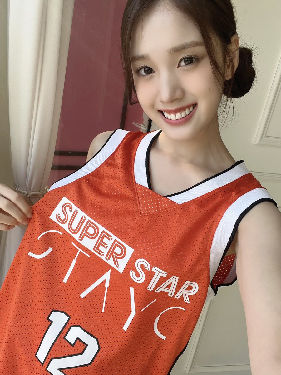 funcytw's tweet image. ¿Están todos listos para #𝙿r𝙴·𝑏lossom𝑖ng? Porque yo ya me puse mi ropita más comoda para hacer karaoke de #auto𐚁māt𝑖c por toda la casa. Amé esta canción y voy a seguir apoyando mucho a esta reina.

s𝒖𝖌ā𝚛 cα𝗻𝖉𝒚 ˚༷🍬  Ju𝒍𝖎𝐞𝚝