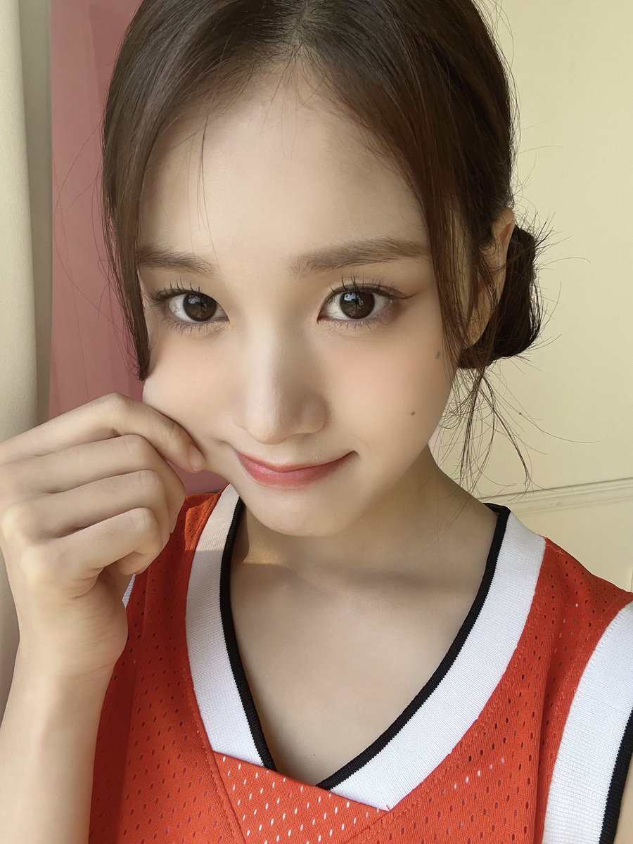 funcytw's tweet image. ¿Están todos listos para #𝙿r𝙴·𝑏lossom𝑖ng? Porque yo ya me puse mi ropita más comoda para hacer karaoke de #auto𐚁māt𝑖c por toda la casa. Amé esta canción y voy a seguir apoyando mucho a esta reina.

s𝒖𝖌ā𝚛 cα𝗻𝖉𝒚 ˚༷🍬  Ju𝒍𝖎𝐞𝚝