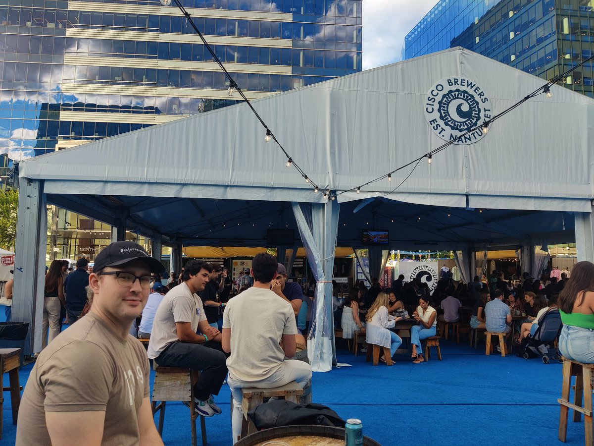 We're not working on #LaborDay .
Hangin' at <a href="/CiscoBrewers/">Cisco Brewers</a> in the #BostonSeaport after an afternoon at the #ICAboston exhibits.