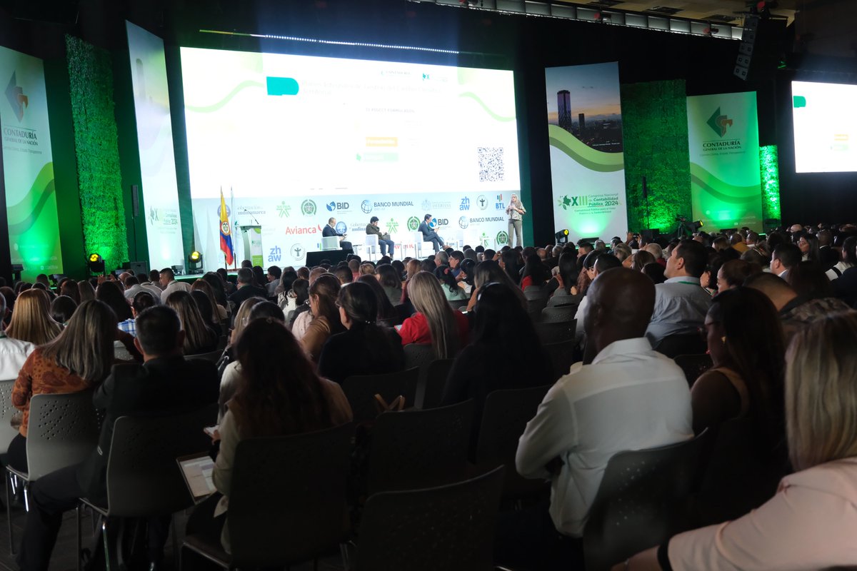 Contaduria_CGN's tweet photo. En este momento nos encontramos desarrollando el primer panel del #XIIICongresoNacionaldeContabilidadPública denominado "Avances en la implementación de políticas públicas sobre los ODS en Colombia”. https://t.co/5DKoPUsPY5