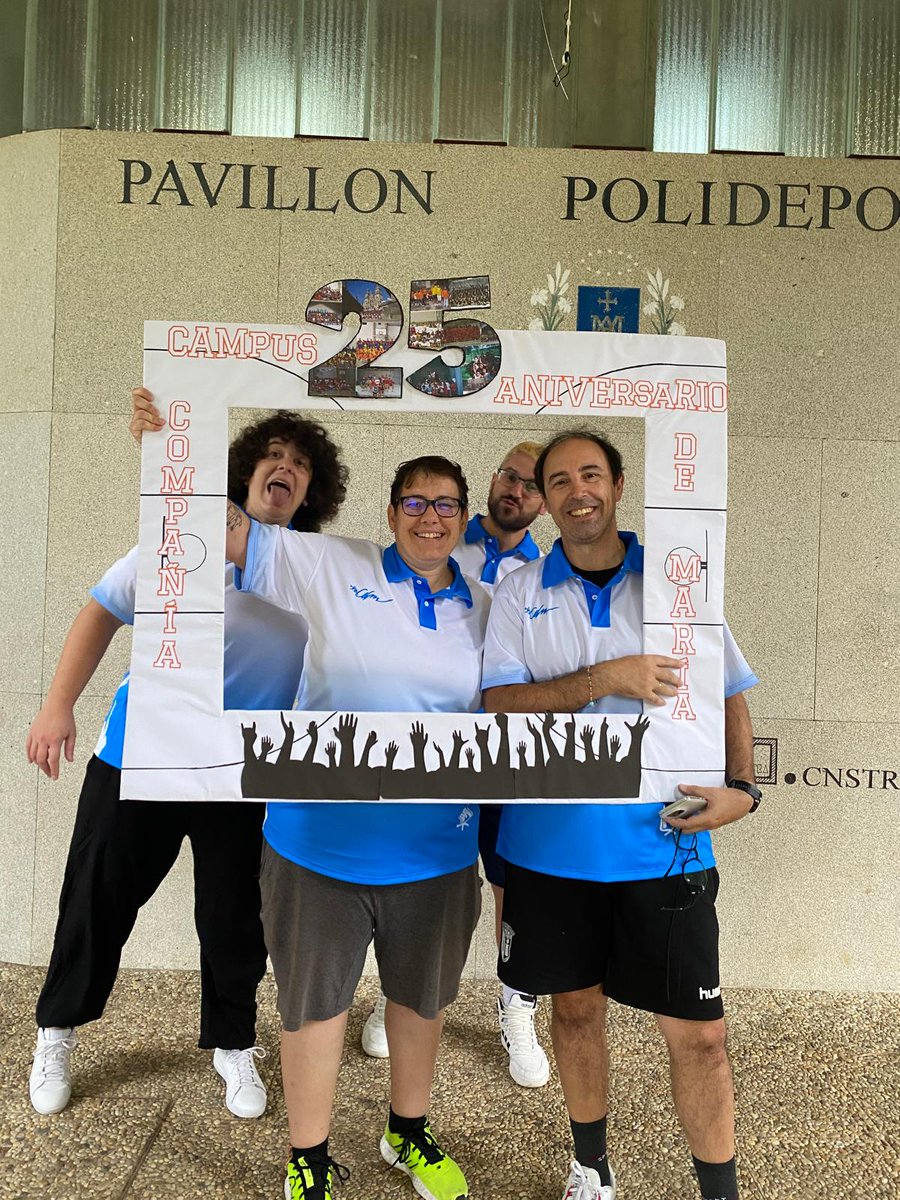 Manuel lopez (@josekeating) on Twitter photo Pues así hemos comenzado nuestro 25 Aniversario!!
Plata en Baloncesto para nuestro Campus en Compañía de María.
25 años de Historia que dan para mucho...#doit <a href="/ocupatedetuvida/">simpatía selectiva</a> #vivaelFollon Pues así hemos comenzado nuestro 25 Aniversario!!
Plata en Baloncesto para nuestro Campus en Compañía de María.
25 años de Historia que dan para mucho...#doit <a href="/ocupatedetuvida/">simpatía selectiva</a> #vivaelFollon