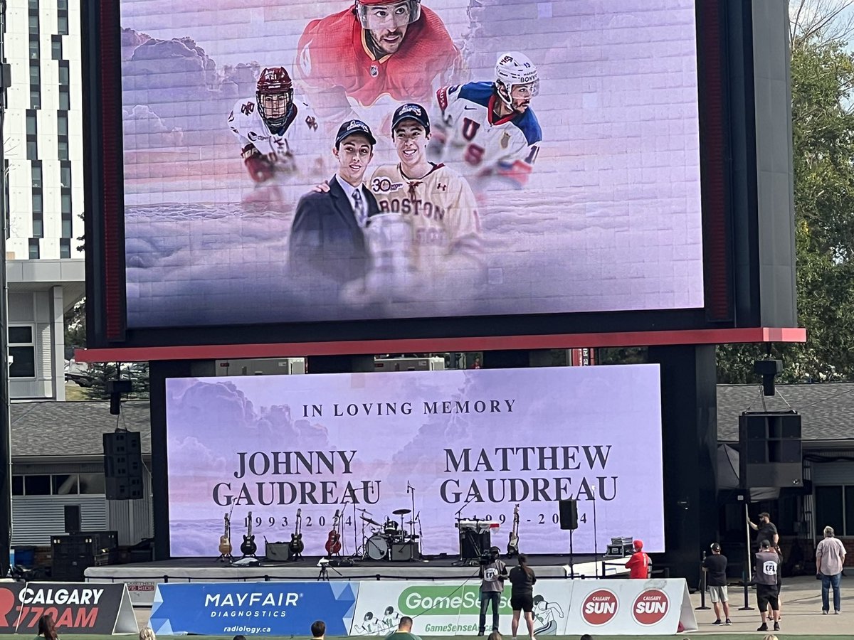 CalmOrder's tweet photo. Go stamps go
Great tribute to Johnny and Mathew @calstampeders https://t.co/q82t2h7qQU