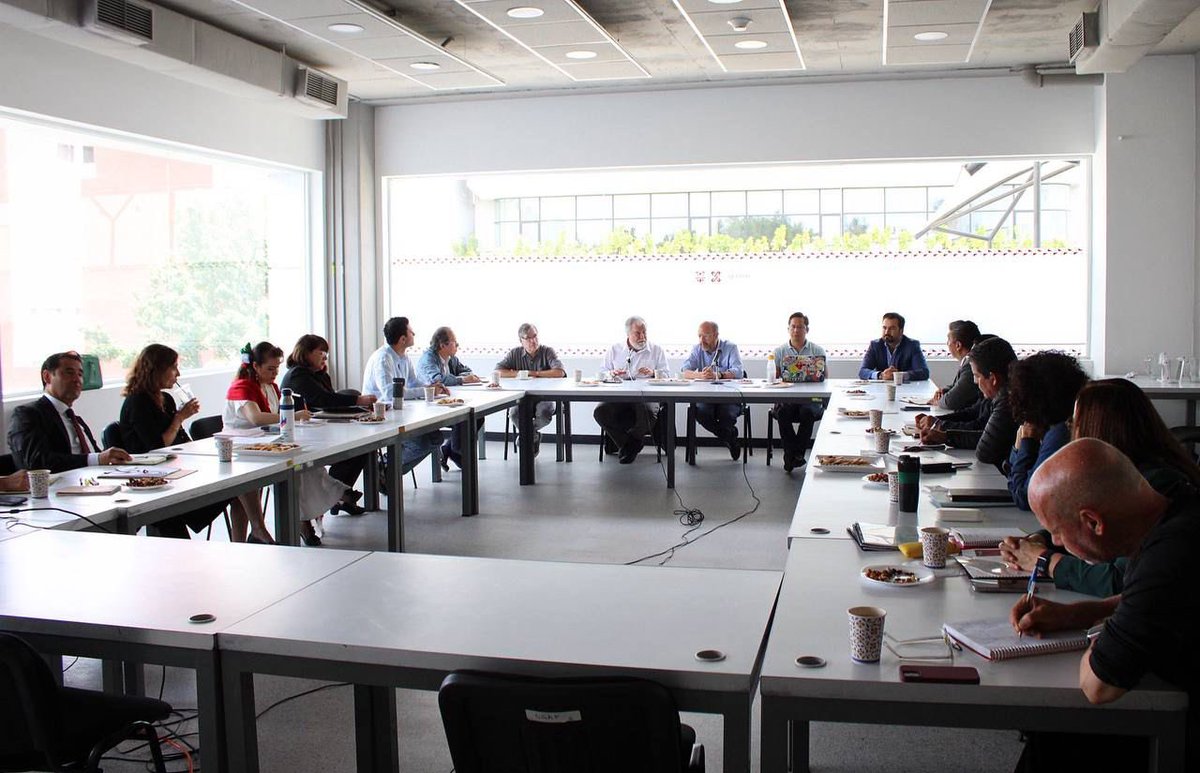 IntiMunoz's tweet image. En el marco de la transición en el @GobCDMX, tuvimos una importante reunión en @seduviCDMX en la que estuvimos con nuestro compañero @A_Encinas_R  y l@s titulares de los organismos públicos locales dedicados al territorio, el desarrollo urbano, la regeneración urbana, la…