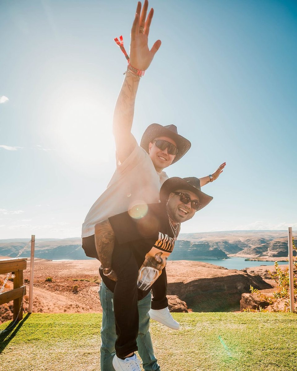 Hands up if you’re excited to see <a href="/pushingdaizies/">pushing daizies</a> with <a href="/RiotTenMusic/">RIOT TEN</a> this Friday at <a href="/FillmoreMPLS/">The Fillmore MPLS presented by Affinity Plus</a> 🙌

🌼 simshows.com