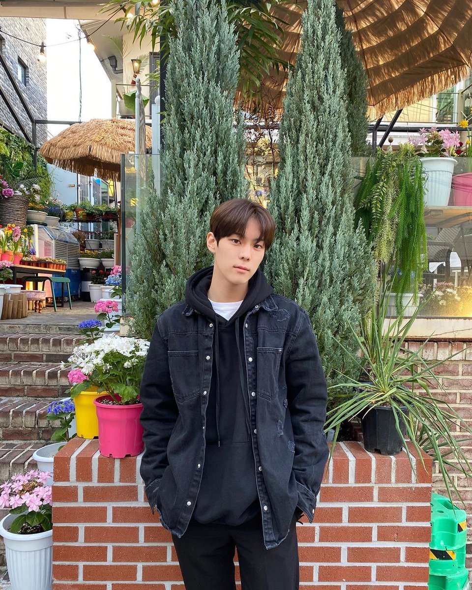 i8waves's tweet image. y bueno si creían que no iba a poner los #ℳina⃨ꭑi𓈒࣪ᗢཻུ۪𝓣uᥒᥱ𝘀ׅׄ no se por quien me toman si soy su mayor fan ! 🗣 así que bueno su chiquillo de confianza lleva escuchando desde temprano los #sᥕipᥱུ⃨·ꭑp𝟹 a ver si llegamos a los 50M de streams. 

𝑚oon𝚕ight ⋆ 𝚕uke